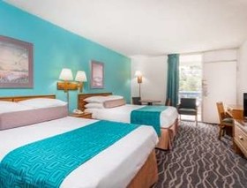 Howard Johnson by Wyndham Commerce GA