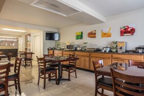 Days Inn by Wyndham Hartsfield Jackson Atlanta Airport West