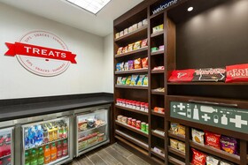 Hampton Inn & Suites Atlanta Airport West/Camp Creek Pkwy