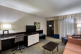 Holiday Inn & Suites Atlanta Airport-North