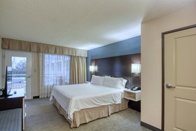 Holiday Inn & Suites Atlanta Airport-North