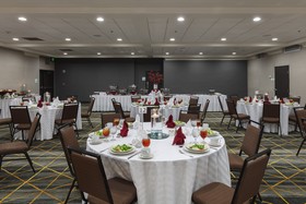 Holiday Inn & Suites Atlanta Airport-North