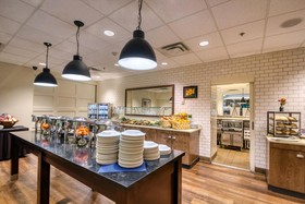 Holiday Inn & Suites Atlanta Airport-North