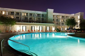 Holiday Inn & Suites Atlanta Airport-North