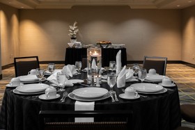 Holiday Inn & Suites Atlanta Airport-North