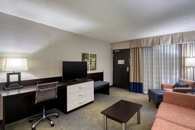 Holiday Inn & Suites Atlanta Airport-North