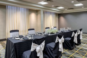 Holiday Inn & Suites Atlanta Airport-North
