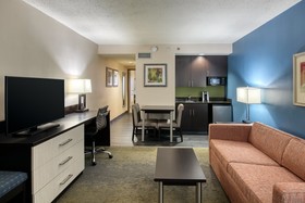 Holiday Inn & Suites Atlanta Airport-North