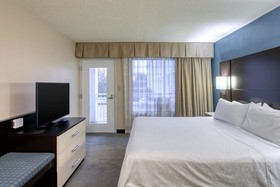 Holiday Inn & Suites Atlanta Airport-North