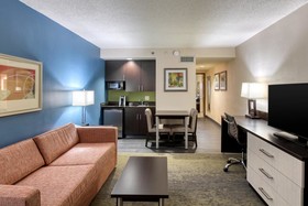 Holiday Inn & Suites Atlanta Airport-North
