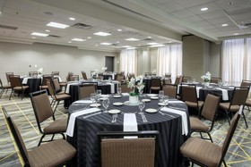 Holiday Inn & Suites Atlanta Airport-North