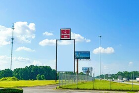 Hahira Inn By OYO near Valdosta