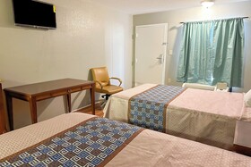 Hahira Inn By OYO near Valdosta