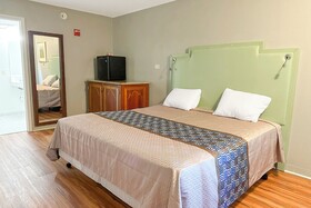 Hahira Inn By OYO near Valdosta