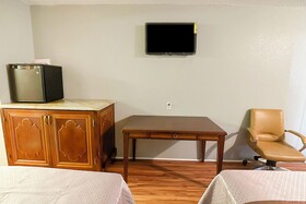 Hahira Inn By OYO near Valdosta