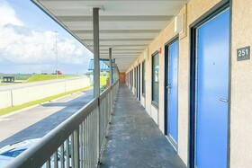 Hahira Inn By OYO near Valdosta