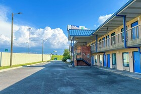 Hahira Inn By OYO near Valdosta