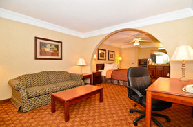 Peach State Inn & Suites