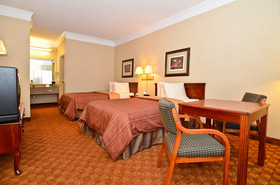 Peach State Inn & Suites
