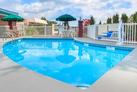 Days Inn by Wyndham Jackson