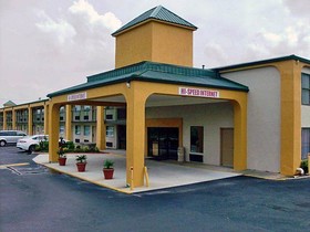 Rodeway Inn & Suites