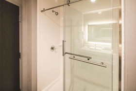 La Quinta Inn & Suites by Wyndham McDonough