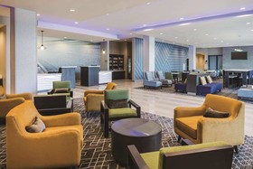 La Quinta Inn & Suites by Wyndham McDonough