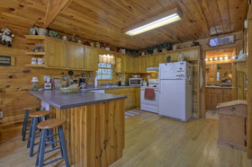 Snuggle Inn & Treehouse