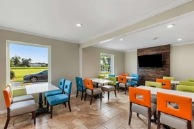 Days Inn by Wyndham Savannah Gateway I-95