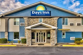 Days Inn by Wyndham Savannah Gateway I-95