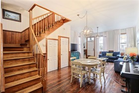 Gallery Stays - Pop Collection