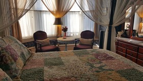 Roussell's Garden Bed & Breakfast