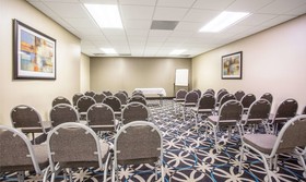 La Quinta Inn & Suites by Wyndham Snellville - Stone Mountain