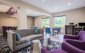 La Quinta Inn & Suites by Wyndham Snellville - Stone Mountain