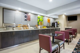 La Quinta Inn & Suites by Wyndham Snellville - Stone Mountain