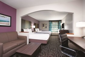 La Quinta Inn & Suites by Wyndham Snellville - Stone Mountain