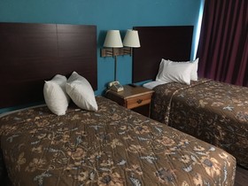 Days Inn by Wyndham Thomson