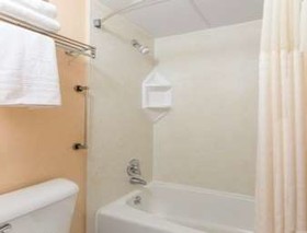 Days Inn by Wyndham Waycross