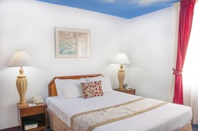 Holiday Surf Hotel
