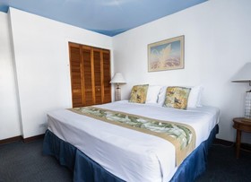 Holiday Surf Hotel