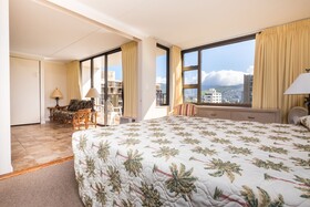 Waikiki Banyan Tower 2 by VRI Americas