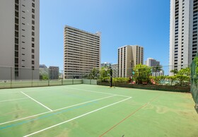 Waikiki Banyan Tower 2 by VRI Americas