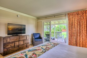 Royal Lahaina Resort & Bungalows