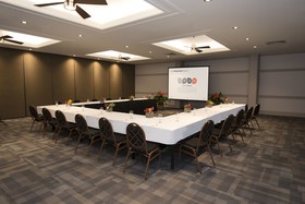 Royal Lahaina Resort & Bungalows