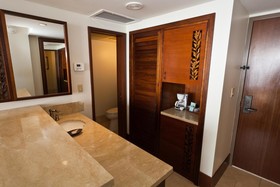 Royal Lahaina Resort & Bungalows