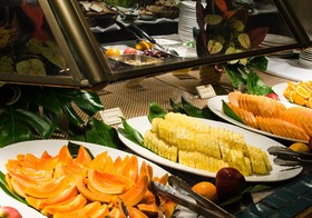 Royal Lahaina Resort & Bungalows