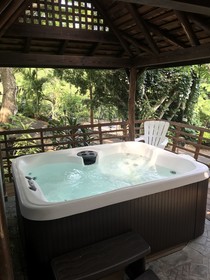 Hale Maluhia Country Inn