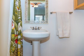 Kona Islander Inn Hotel