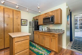 Kona Islander Inn Hotel