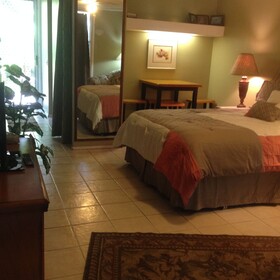 Kona Islander Inn Hotel